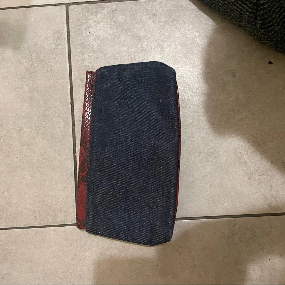 Clean - Picture 2 of 3